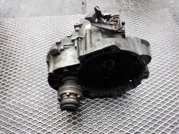 VOLKSWAGEN PASSAT B6 2.0 TDI Getriebe JLU