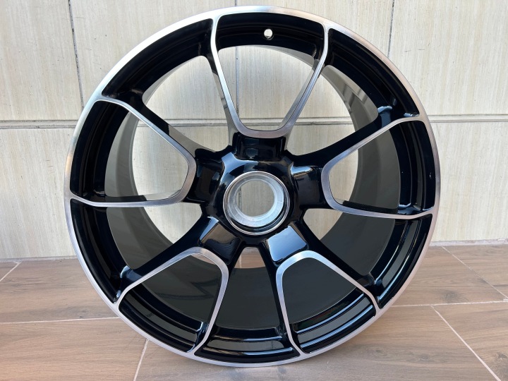 CERCHIO posteriore Porsche 992 Turbo, S Exclusive design