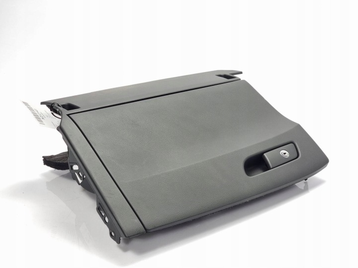 skrinka spolujazdca 8W1864044 8W1857035C AUDI A4 B9 QUATTRO