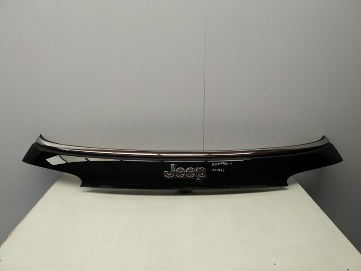 16r- Jeep Compass II Couverture Moulage chrom du capot Arrière Couverture OM 709710000