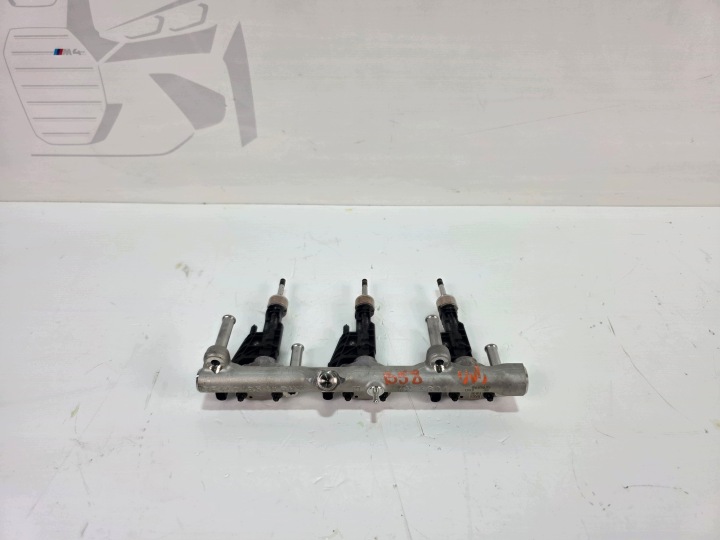 kraftstoffverteiler einspritzleiste einspritzdüse B58 3.0i BMW G05 G06 G07 LCI 8665635