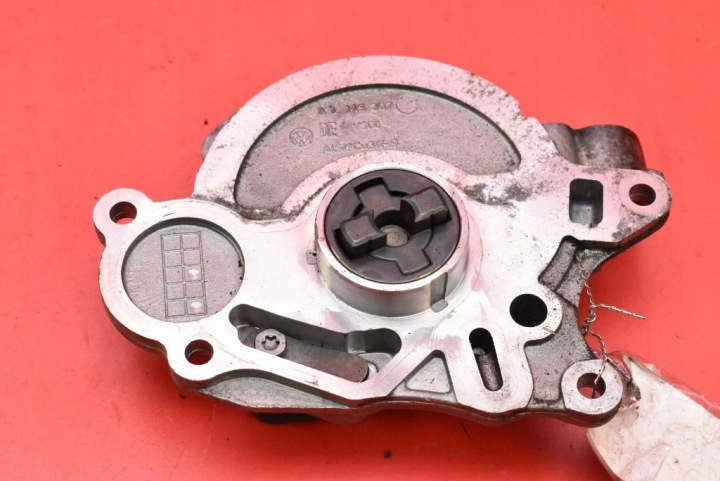 Pompe VACUM WAKUM 03L100D VW GOLF 6 VI 1.6 TDI 102 KM 08-15