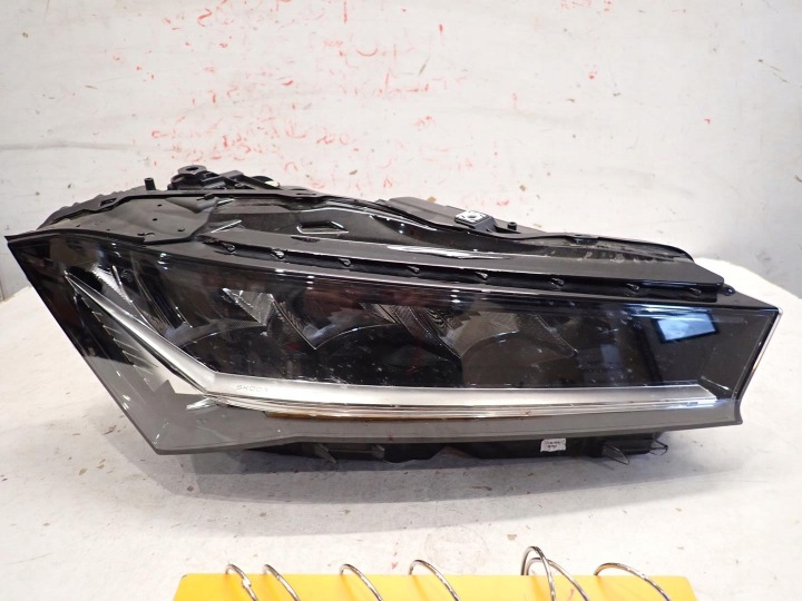 Feux phare Avant Avant Droit SKODA SUPERB IV 2023- FULL LED 3P1941016