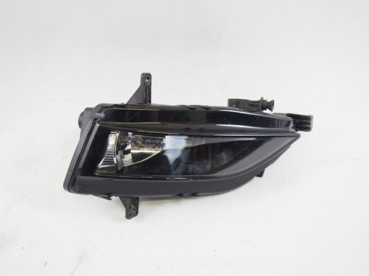 Volkswagen Golf VII 7 FL Feux antibrouillard Droite Lift 17r 5G0941662F 01.25