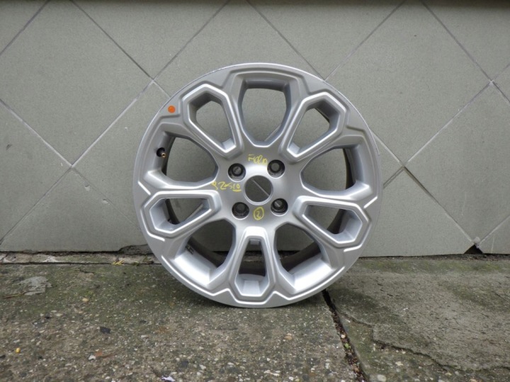 FORD 7.0J x 17 5x108 ET 50 Jante d’aluminium