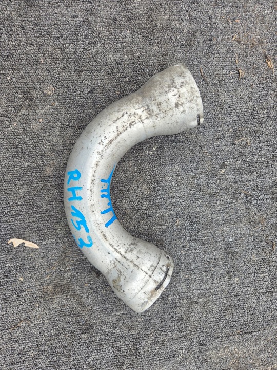 pipe of the intercooler Volkswagen Transporter T5