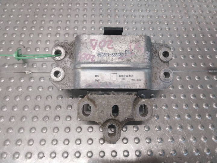 tartó csapágy váltó 3C0199555AA VW PASSAT B6 B7 GOLF V A3 8P 2.0 TFSI