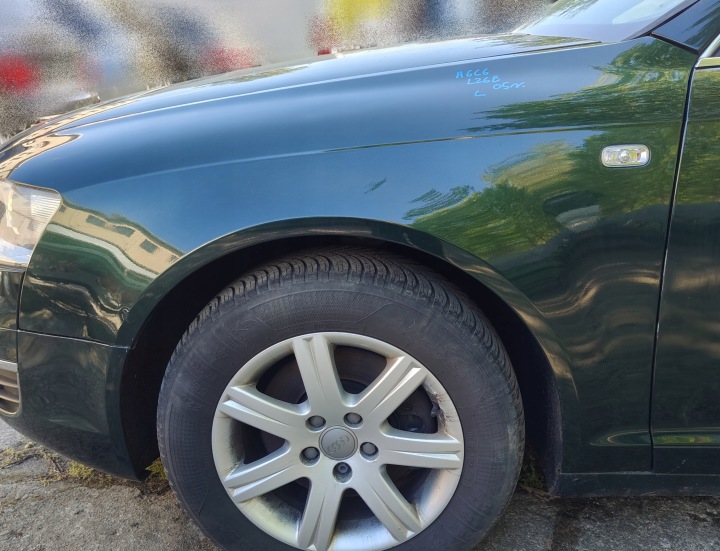 AUDI A6 C6 KOMBI 05R blatník ľavý predok LZ6E