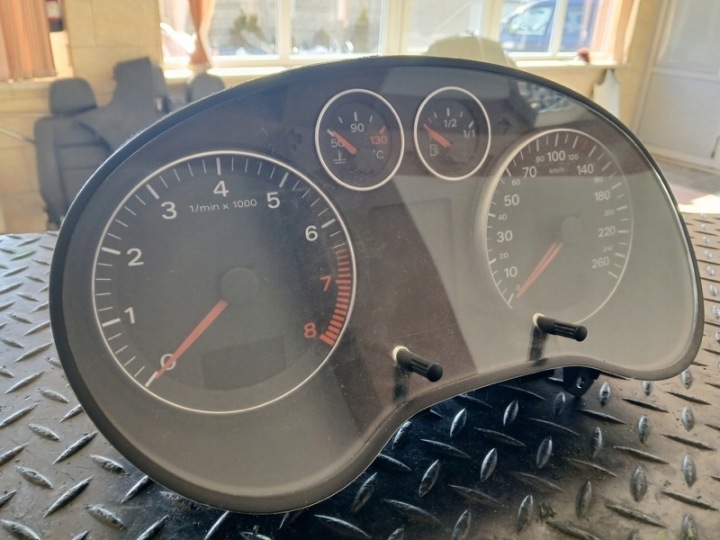 Kombiinstrument 8K0920900J AUDI A4 B8 2.0 TDI