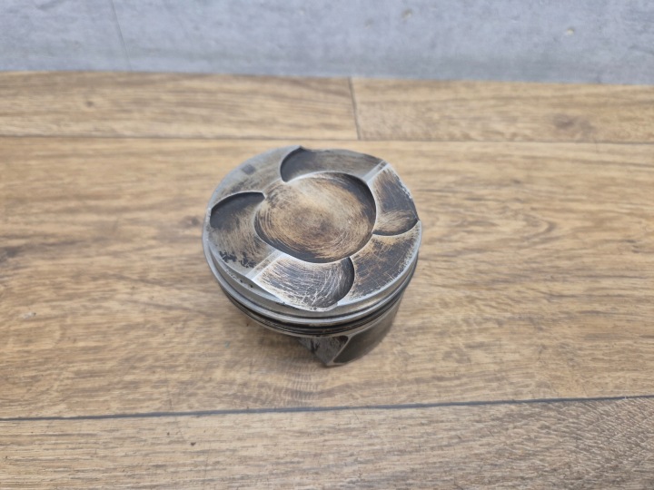 BMW N20B20A 2.0i pistone - F22 F23 F30 F31 F34 F32 F33 F36 F10 F11 E84 F25