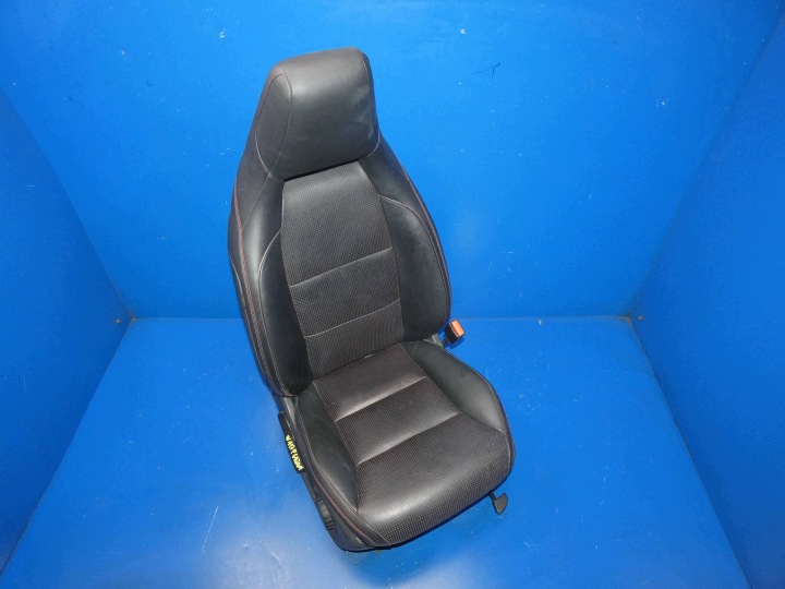 MERCEDES CLA W117 sedile passeggeri Destra Anteriore PODGRZEWANY