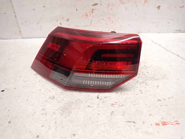 Feux phare Arrière Arrière Gauche VW GOLF VIII HB 2020- 5H0945095C