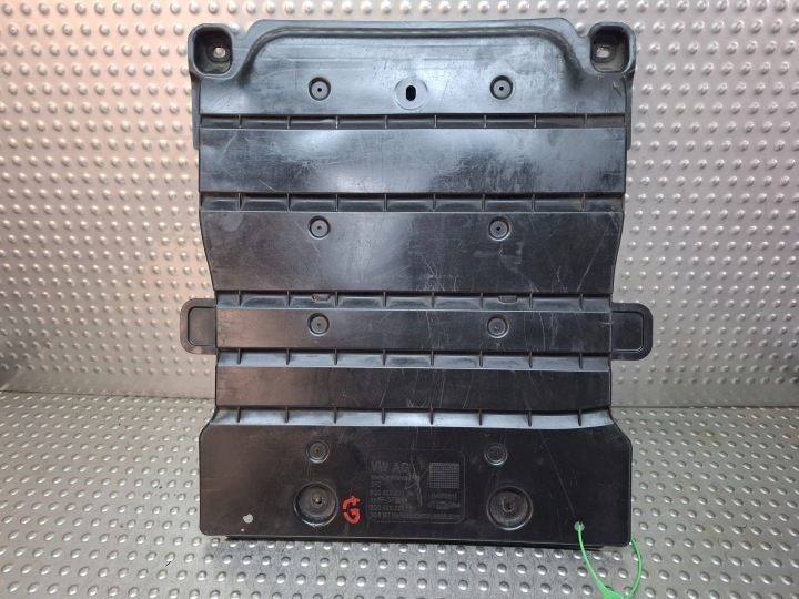 cover cover chassis 5Q0825230H VW GOLF VII LEON III A3 8V PASSAT B8 ATECA