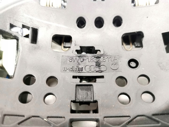 ΓΥΝΑΙΚΕΣ ΚΛΕΙΔΟΥΝ AUDI A4 8W 8W0837811A 8