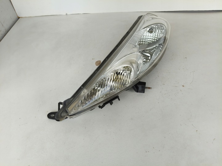 light left REFLEKTOR NISSAN JUKE 10-14