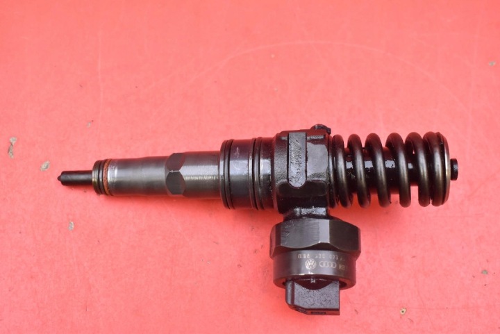 nozzle nozzle 038130073J 0414720015 VW PASSAT B5 1.9 TDI 101 KM 00-05