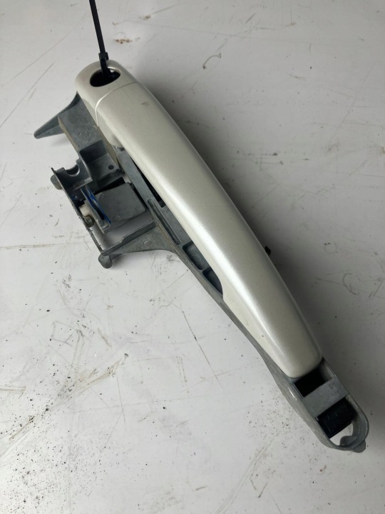 Poignée Portière Gauche Avant PEUGEOT 208 2008 et EFCD PERLA