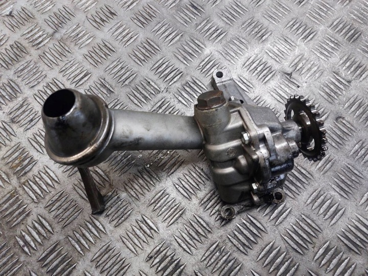 oil pump MERCEDES-BENZ T1 KACZKA 2.9 D 20180243