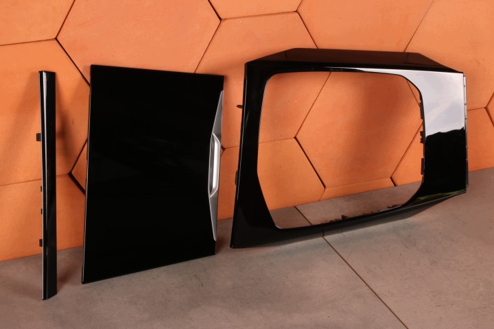 BMW G20 G21 G22 G23 G26 M3 ozdobná lišta DEKOR TUNELU PIANO BLACK 5A0EF79