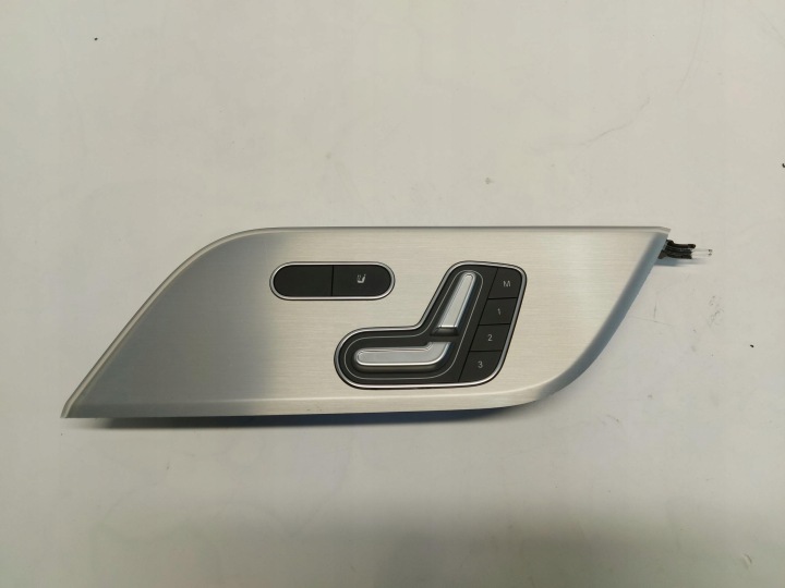 Mercedes GLA 250e LIFT H247 Bouton Moteur de réglage des phares Siège Droite A1779056600