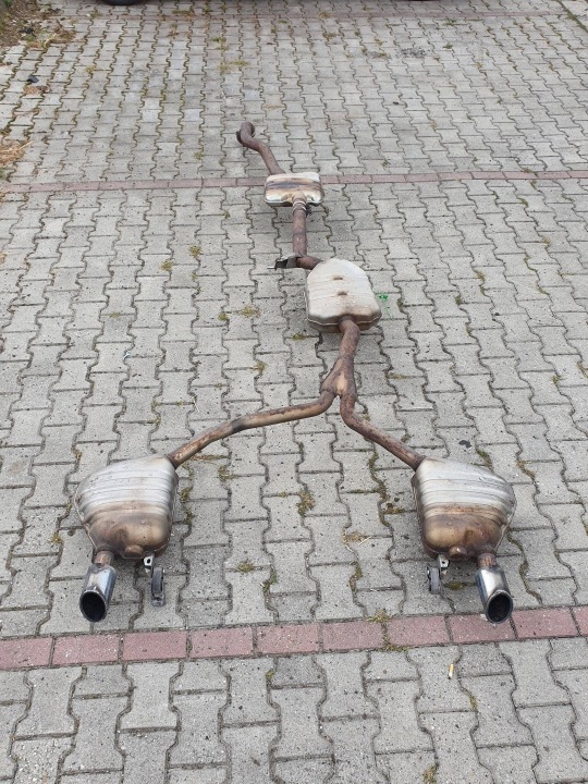 RURY WYDECHOWE TLUMIKI KONCOWE Moyenne 8K0253411L AUDI A5 8T 1.8TFSI