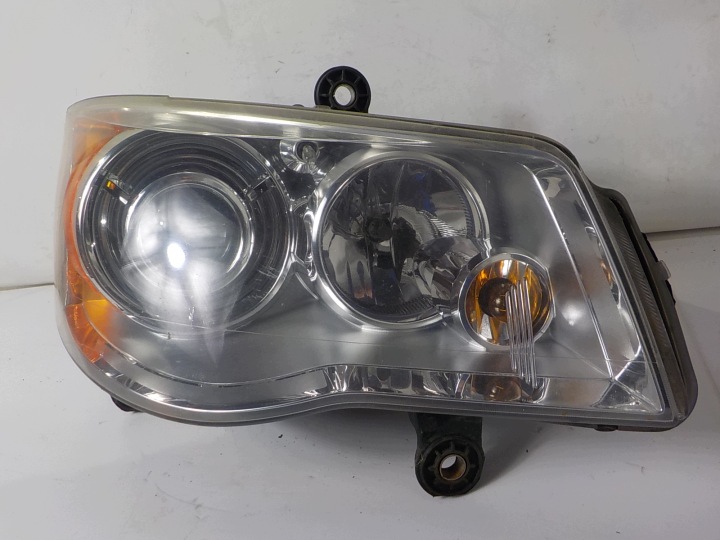 CHRYSLER VOYAGER V XENON Feux phare Droit Avant Avant UK