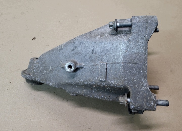 holder holder engine mount MERCEDES C W205 2.0 CGI HYBRID A2742231004