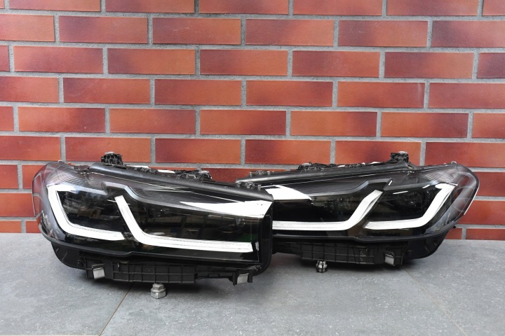 Leuchte LED ADAPTIVE Licht links rechts BMW 5 G30 G31 LCI LIFT BLACK schwarze