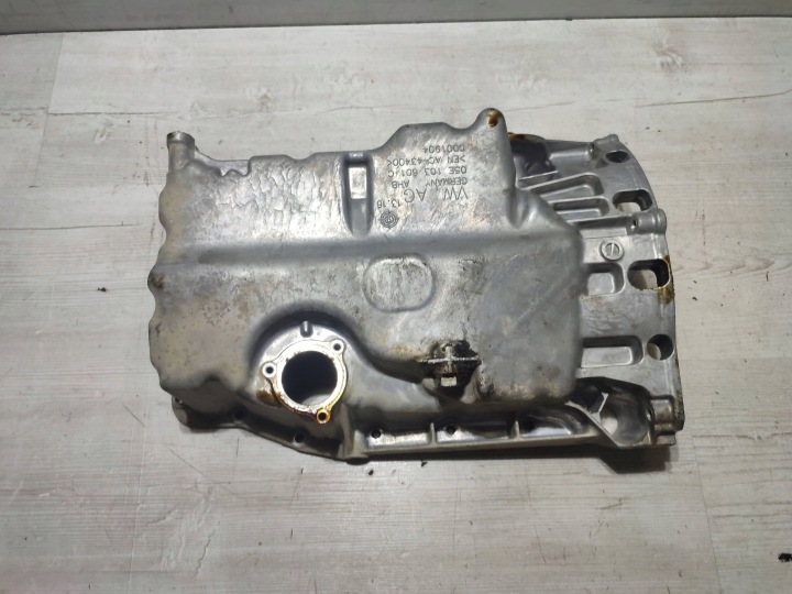 Volkswagen Touran III 2020 oil sump