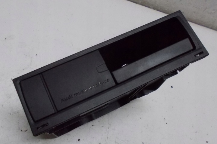AUDI Q5 2.0 TDI 11R modul INTERFACE 8T0035785A