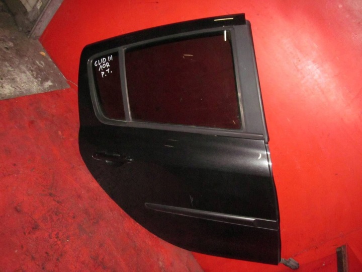 RENAULT CLIO III 3 LIFT HB 5D dveře pravé záď zadní černé NV676