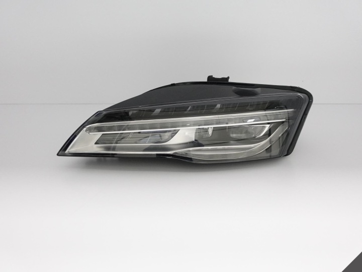 AUDI R8 420 LIFT 12-15 FULL LED komplett links USA