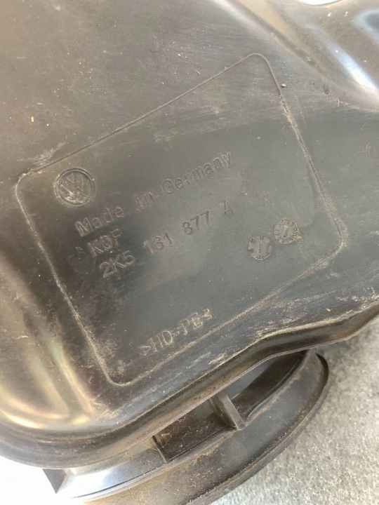 Volkswagen OE 2K5131877A tanque AdBlue 9