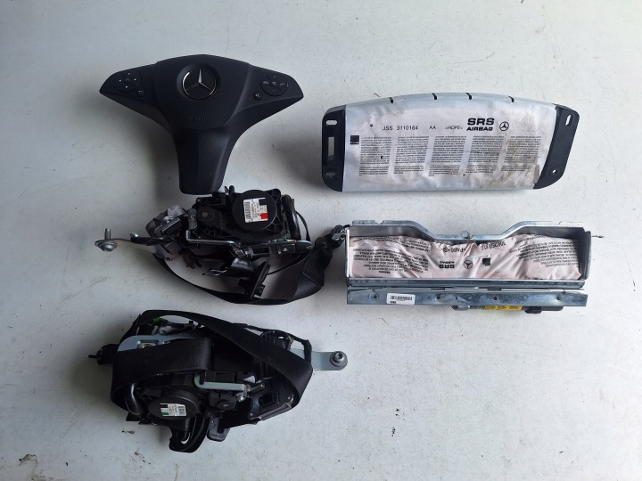 MERCEDES C-KLASA W204 AMG 08-11 airbag Montaggio
