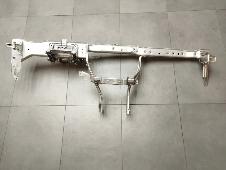 VW Golf V Renfort pare choc Support du tableau de bord 1K1858045D