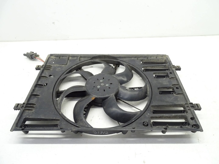 ventilator hladnjaka AUDI A3 8V Q3 VW GOLF VII T-ROC 2.0 5Q0121203DE