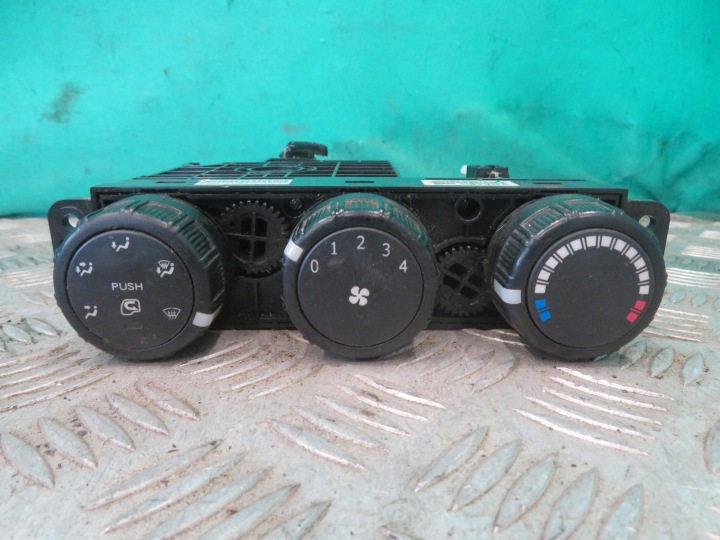 PANEL BOCCHETTE STEROWNIA NAWIEWEM MITSUBISHI CANTER FUSO 3.0 15R