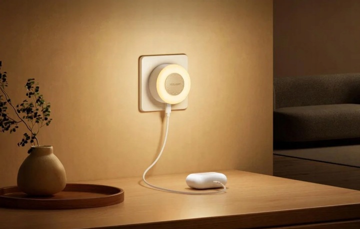 Нічник з Датчиком Сутінків Yeelight Jelly 4 Плюс Зарядний пристрій Usb-c — фото 4