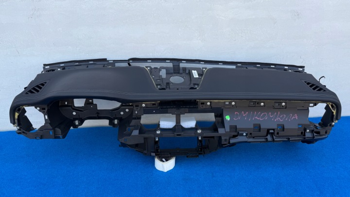 MERCEDES X-KLASA X470 konzola armatura koža DM/KOM/21A