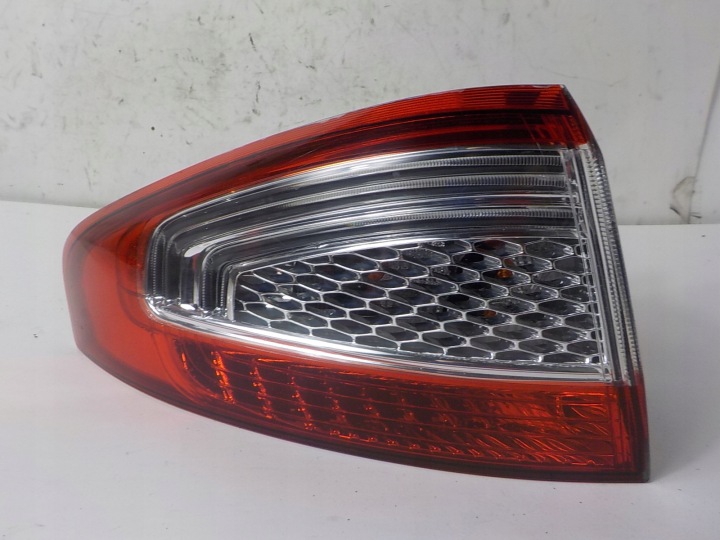 FORD MONDEO IV MK4 HB LIFT Licht links hinten links heck