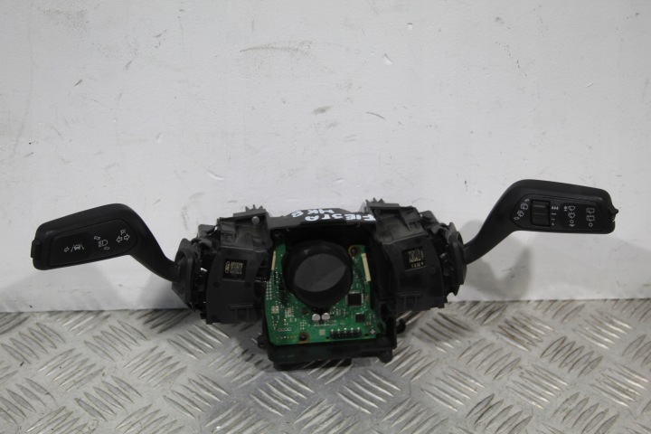 MANETKA stieracov FORD FIESTA MK8 H1BT-3F944-AE