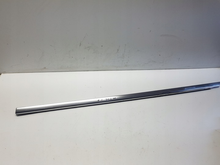 MERCEDES W205 moulding door dust left front