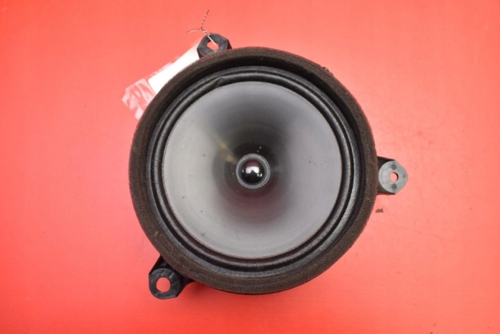 speaker right rear part 86160-0D450 TOYOTA YARIS CROSS 20