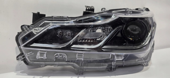 Licht links vorne Linse TOYOTA COROLLA E21 Sedan 19- Original 81150-02T31
