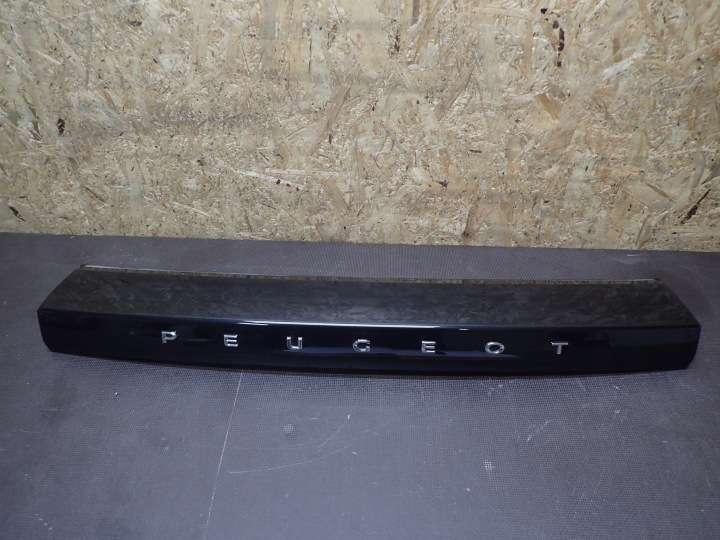 Blende Schutzkappe heckklappe PEUGEOT 2008 II 2 9825956380