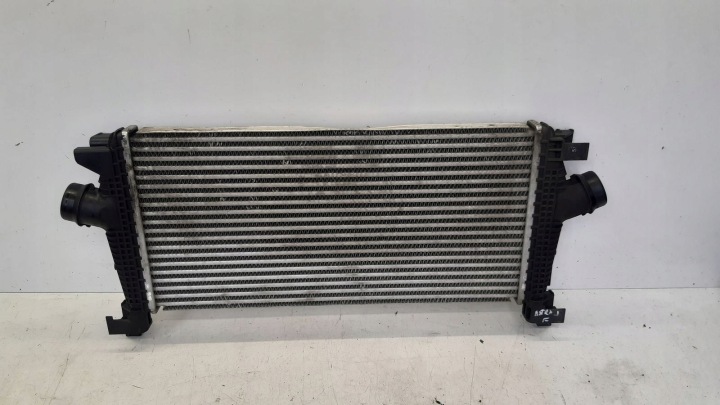 radiatore intercooler Radiatore / Raffreddatore Dell’aria Opel Astra J kombi 1,4T