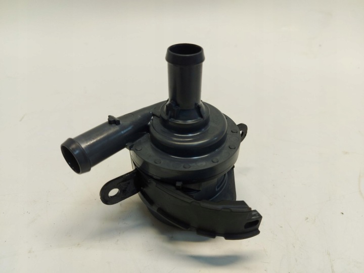 Volvo XC60 II 2020 zusätzliche Pumpe Pumpe des Wassers 2.0 t8 518705030