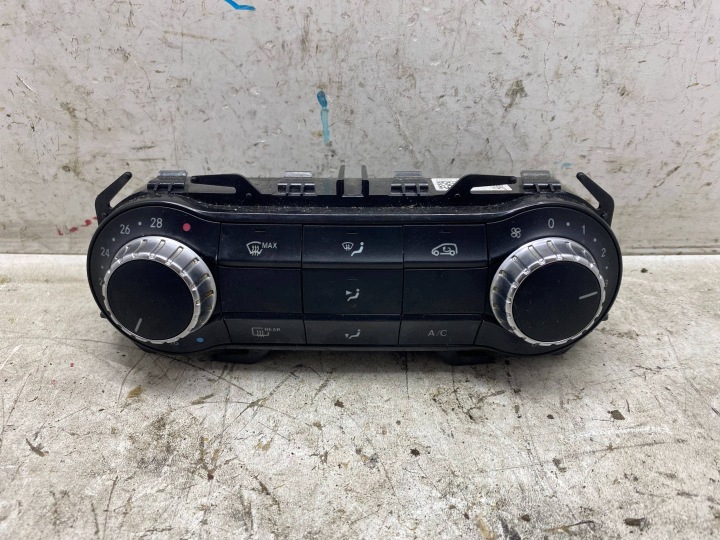 PANEL of the air conditioning KLIMY air conditioning devices MERCEDES B-KLASA W246 A2469001708