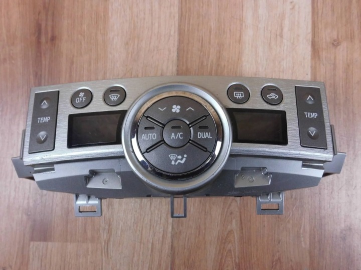 Toyota Verso 2009-2013 air conditioning control panel regulation air conditioning devices 55900-0F081