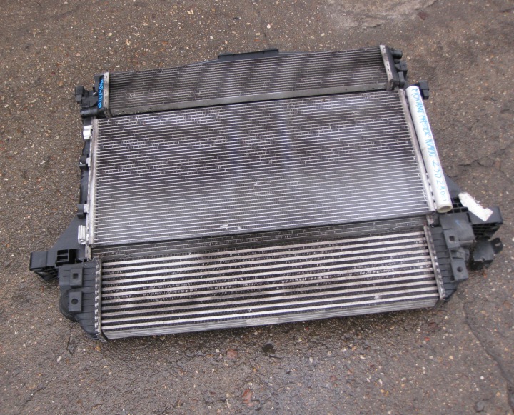 RENAULT MASTER III MOVANO B 2.3 DCI radiator KOMPLET of radiators 214106556R
